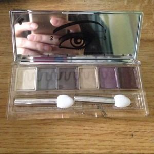 ✨LOWEST PRICE✨ NWOT Clinique Eye Shadow Palette