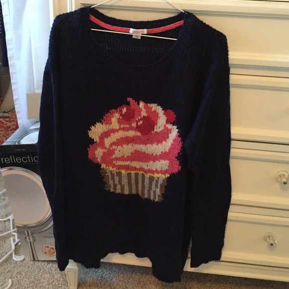 Cupcake sweater