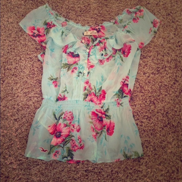 Hawaiian Hollister top