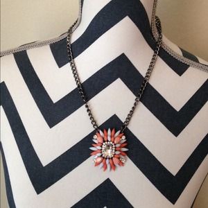 Starburst statement necklace!