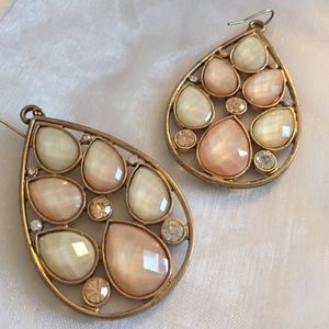 BUNDLE earrings and tank top