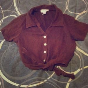 Cute vintagesque tie knot crop top