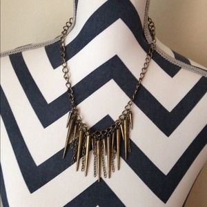 Cool chain and dagger necklace