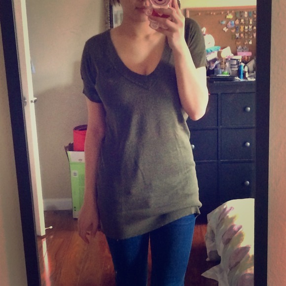 Abercrombie lightweight v-neck sweater