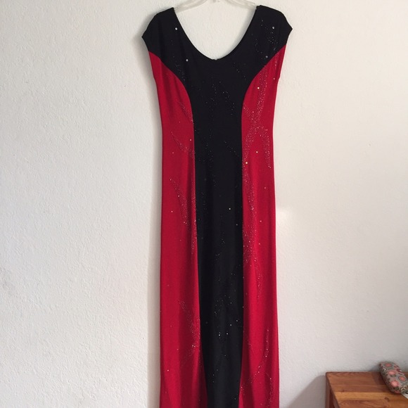 Sleek Duotone Evening Dress