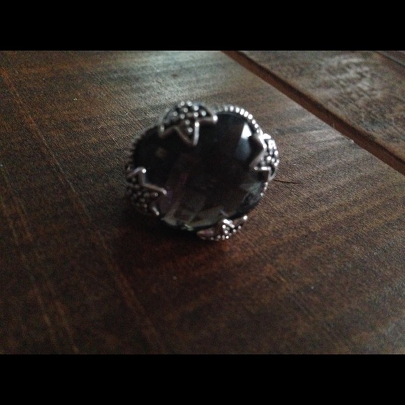 Large black gemstone ring - Picture 3 of 3
