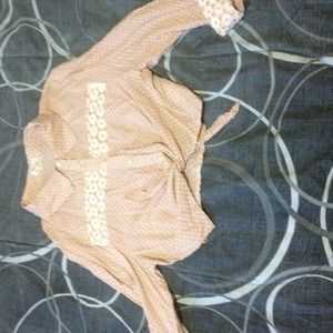 Light pink long sleeve tie knot crop top