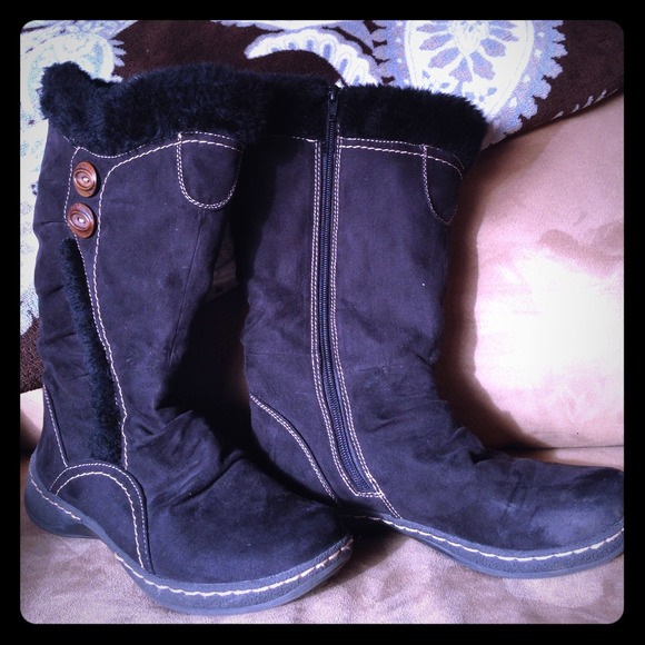 Bass fur-lined boots!