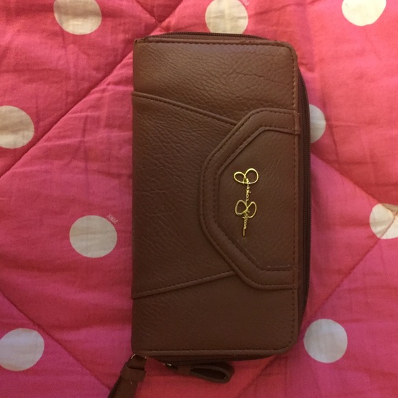 Jessica Simpson brown zip wallet