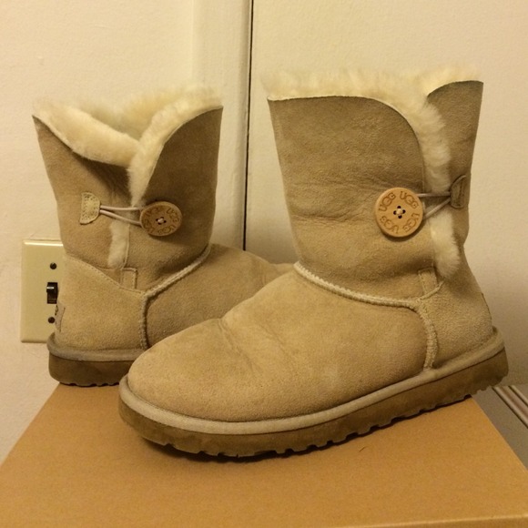 👉SOLD👈UGG Bailey Button boots - Picture 2 of 4
