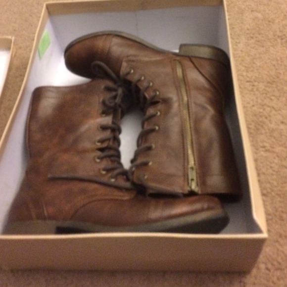 Boots - Picture 1 of 4