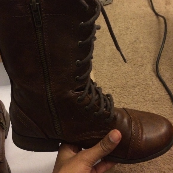 Boots - Picture 4 of 4