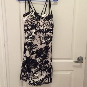 Black and white Hawaiian print dress
