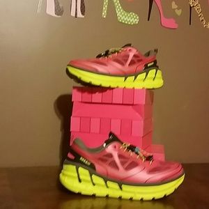 Neon walking gymshoes