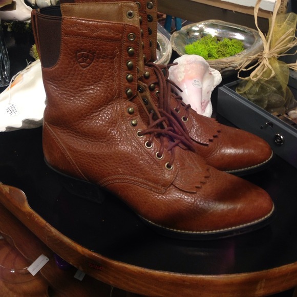 Brand new Arita lace up boots!