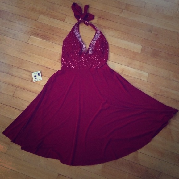 ⛔️SOLD⛔️ Sexy dark red halter dress ❤️