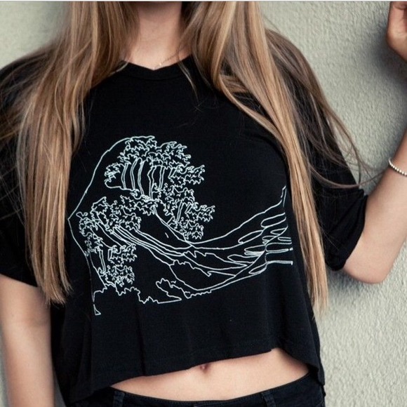Brandy Melville Wave Top - Picture 3 of 3