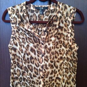 Silk like cheetah print sleeveless blouse