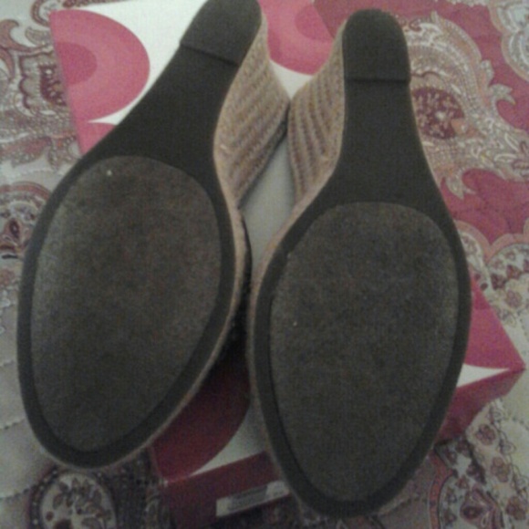 Shoes - Picture 2 of 2