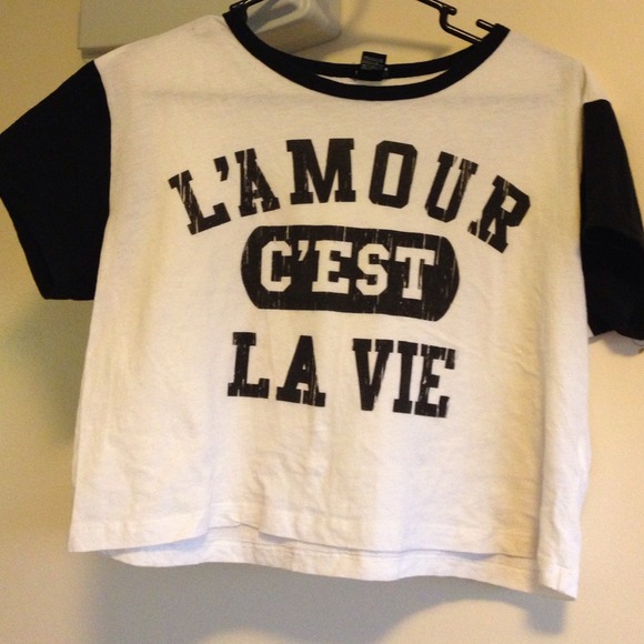 ❗️SOLD❗️Black and White Forever 21 Crop Shirt - Picture 3 of 4