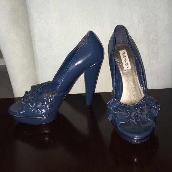 Blue Steve Madden Patent Leather Pumps