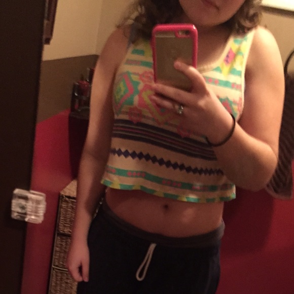 SOLD IN BUNDLE💕💕💕MULTI COLOR TRIBAL CROP TOP - Picture 2 of 2
