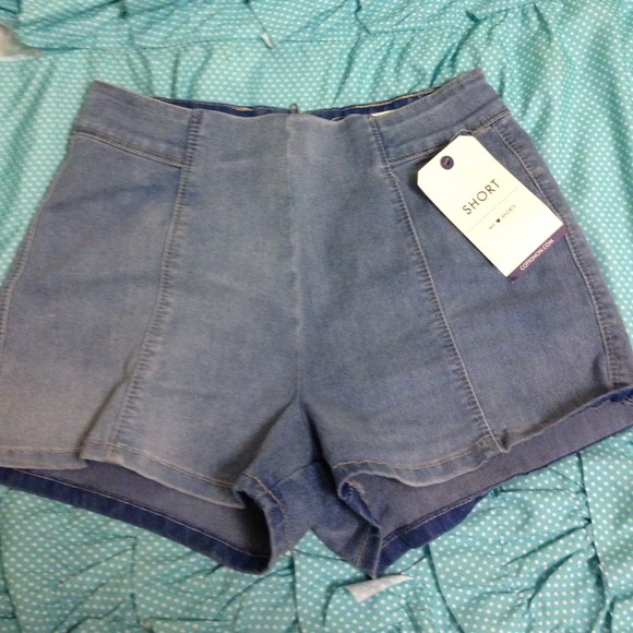 Cute Light Jean High Waist Shorts - Picture 3 of 4