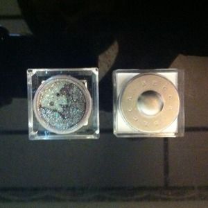 BECCA NIissa Jewel Dust