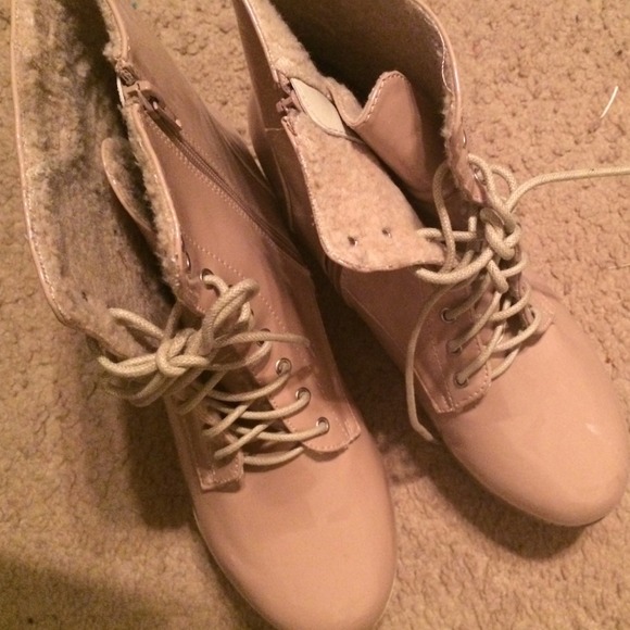 Patent Leather Flatform Boots - Picture 2 of 4