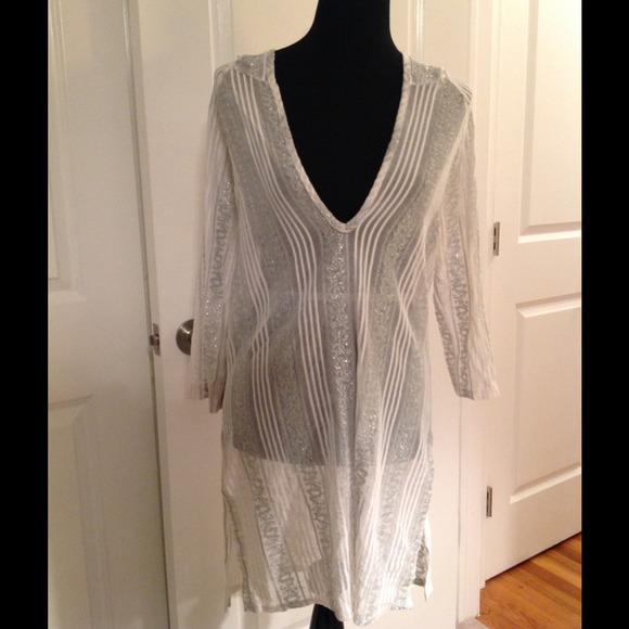 Cover-up White silver mesh