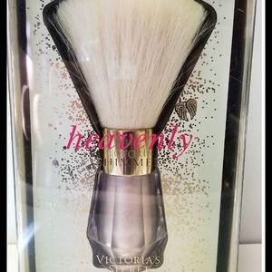 Heavenly shimmer powder by Victoria's Secret