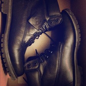 All Black Leather Timberland (liminted edition)