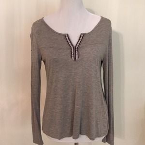 Long sleeve v-neck