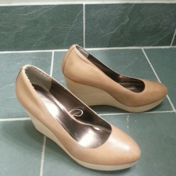 Leather wedge shoes