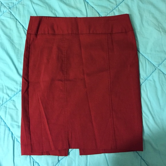 Size 5/6 pencil skirt from Maurices! - Picture 1 of 3
