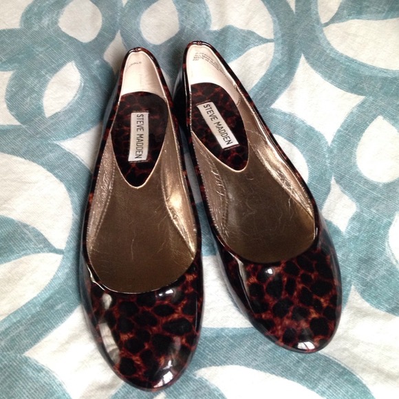 Steve Madden Lightly Worn Patent Leather Flats