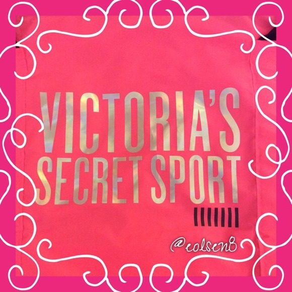 🎉Reduced🎉Huge Victoria's Secret Sport Duffle Bag