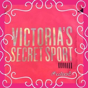 🎉Reduced🎉Huge Victoria's Secret Sport Duffle Bag