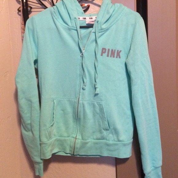 Bundle for @kmoney .Mint VS sweatshirt.