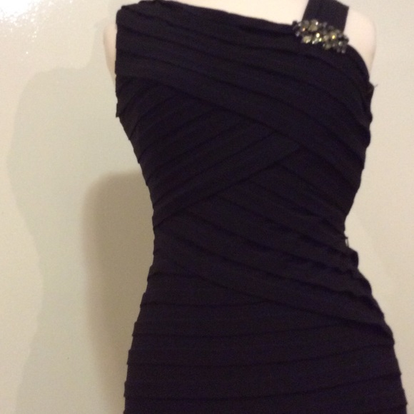 Plain black long dress - Picture 2 of 4