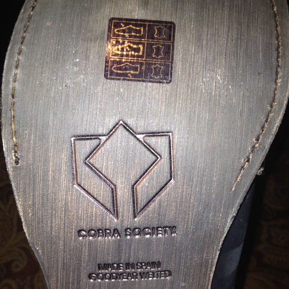 [SOLD]Cobra Society Hand Woven Wool Boots - Picture 2 of 4