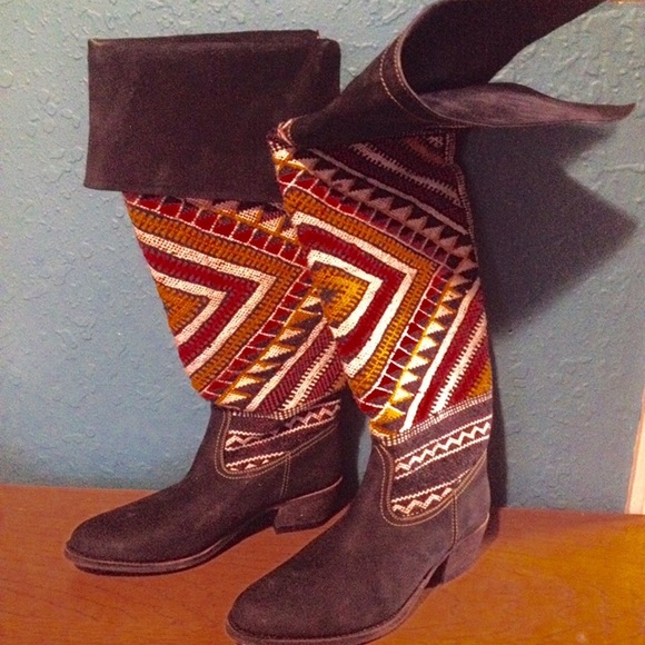 [SOLD]Cobra Society Hand Woven Wool Boots - Picture 1 of 4