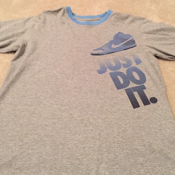 SOLDBoys Nike t shirt