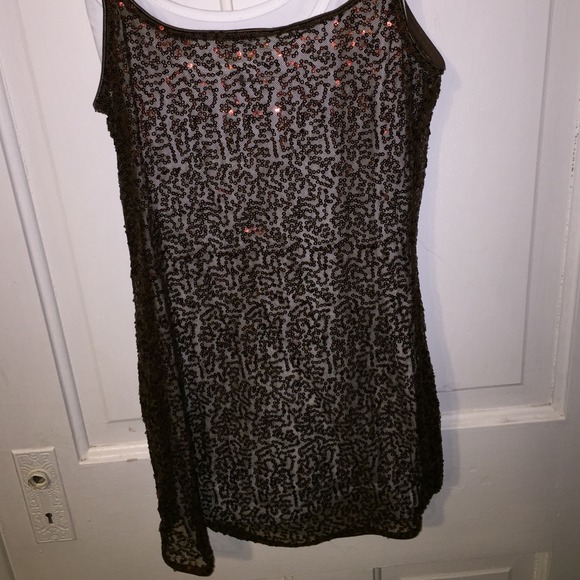 Small Day trip (the buckle) brown sequined Cami!