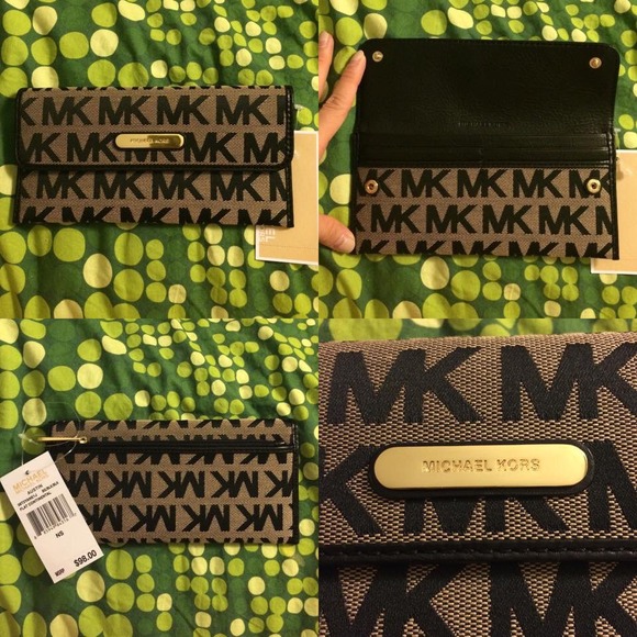 💥SOLD in bundle💥 MK Austin flat wallet in black