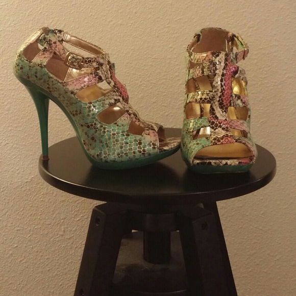 💥HP 3/1 Sexy snake print heels