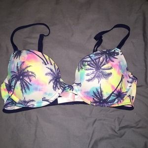 VS PINK T SHIRT BRA