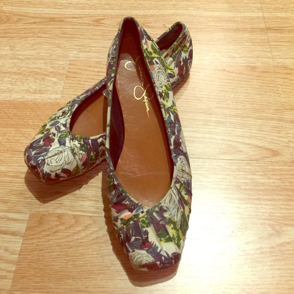 ❌Sold❌Jessica Simpson flat floral shoes size 36B