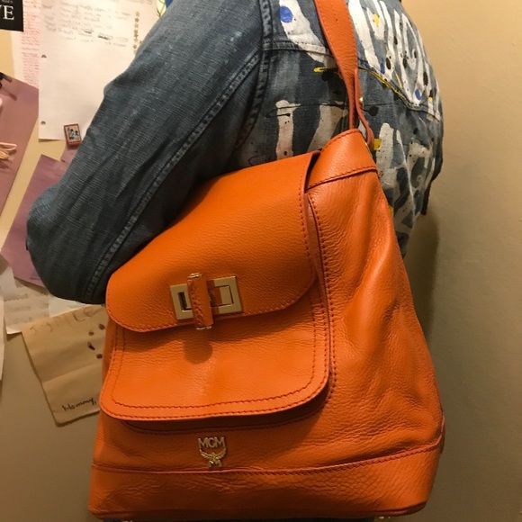 ๐AUTHENTIC MCM ORANGE SHOULDER  BAG๐ - Picture 9 of 17