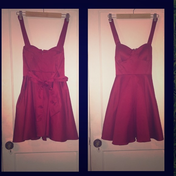 Pretty in Red DRESS!! - Picture 1 of 1